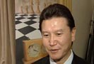 Кирсан Илюмжинов отказался от должности председателя правительства республики Калмыкия. Этот пост занял Алексей Орлов. Последний уже официально вступил в новую должность.