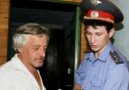 61% россиян не одобряет предложению по реформе МВД, в рамках которого милиции предоставляется право беспрепятственного вхождения в любые помещения, в том числе жилые в случае подозрения на то, что там совершается преступление.