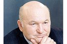 Бывший мэр Москвы Юрий Лужков, отправленный в отставку, не собирается уезжать за границу, а намерен продолжить «трудиться во благо города».