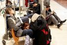 Российские граждане не могут вылететь из столицы Китая, Пекина из-за гигантского облака, которое образовалось после извержения вулкана в Исландии.