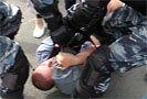 По сообщениям СМИ, 7 июля 2009 года группа антиглобалистов и представителей радикальных студенческих организаций на четверть часа заблокировала выезд из Рима на шоссе, ведущее в Аквилу, где с 8 по 10 июля будет проходить саммит «большой восьмерки».