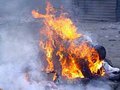 В североафриканских странах за последние сутки были устроены несколько публичных актов самосожжения в знак протеста. В Алжире поджег себя безработный, спасти его не удалось. А в Египте мужчина совершил самосожжение прямо перед зданием парламента.