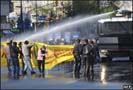 1 мая 2009 года во многих странах мира прошли традиционные профсоюзные демонстрации, участники которых в этом году протестовали против глобального экономического кризиса.