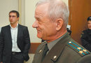 Полковник ГРУ в отставке Владимир Квачков, накануне оправданный по делу о покушении на Анатолия Чубайса, задержан в собственной квартире по обвинению в организации вооруженного мятежа.
