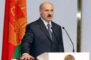 Белорусский президент Александр Лукашенко, выступая на съезде официальных профсоюзов, жестко выразился по поводу оппозиции: «Никакие они не оппозиционеры. Они - враги народа. Где только можно хуже сделать для государства - они там. Вчера Европа, Америка на нас давила - они там. Сегодня Россия давит - они там».