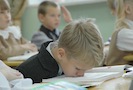 Третья редакция «министерского» проекта стандарта для старшей школы была опубликована 15 апреля. И уже больше месяца пресса и блогосфера, за редким и периферийным исключением, хранят молчание, игнорируя плоды непосильных трудов творческой группы под руководством главы издательства «Просвещения» А.М. Кондакова. Поразительный контраст с январской ситуацией, когда за несколько дней под открытым письмом «старушки Лариной» против стандарта было собрано более 22 тысяч подписей.
