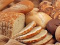 Цена на изделия из пшеничной муки в Вологде увеличилась за одну неделю сразу на 7%, ржаной и ржано-пшеничный хлеб подорожал на 3 %. В июле в Вологде подписано соглашение, по которому цены на социально значимые сорта хлеба не будут  увеличиваться более чем на 15%.  А в конце августа на совместном совещании губернатор и производители хлеба договорились о том, что цены на хлеб большинство производителей региона не будут повышать до конца 2012 года, пишет СеверИнформ.
