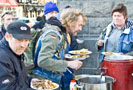 24 октября 2008 года активисты инициативы Food Not Bombs, FNB («Еда вместо бомб») провели у посольства США в Москве акцию протеста против репрессий, обрушившихся на американских активистов этой организации.