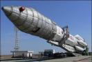 Железнодорожная авария произошла с участием состава, перевозившего ракету носитель «Протон-М». Как сообщила пресс-служба Центра имени Хруничева ракета не получила серьезных повреждений.