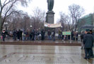 3 апреля 2009 года в Москве у памятника Грибоедову прошел пикет, организованный гражданской инициативой против обязательного ЕГЭ.