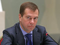 На пресс-конференции в Шанхае президент РФ Дмитрий Медведев объяснил, что уволил Лужкова, потому что тот вышел у него из доверия.