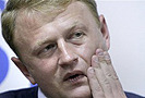Бывшему майору милиции Алексею Дымовскому предъявлено обвинение по статье «мошенничество, совершенное лицом с использованием своего служебного положения». Об этом 20 января 2010 года сообщила пресс-служба УВД по Новороссийскому округу.