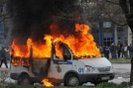 Количество погибших в ходе столкновений в южной столице Киргизии, г.Ош увеличилось до 17 человек. Пострадали 201 человек, из них 43 находятся в тяжелом состоянии.