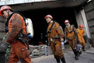 Шахтеры ООО «Абаканская горная компания» (бывшая шахта «Енисейская» в г. Черногорске) направили в правительство Хакасии обращение с просьбой выкупить их шахту в собственность республики, передает 1 декабря 2009 года «Интерфакс-Сибирь».