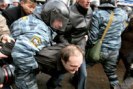 Европейский суд по правам человека вынес первое решение по жалобе о милицейских пытках в Оренбургской области. Пострадавшему от милиционеров Алексею Дмитрачкову выплатят 12 тыс. евро в качестве компенсации.