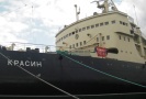 Активисты ДСПА провели акцию протеста на ледоколе "Красин", чтобы привлечь внимание общественности к проблеме возможной войны за Арктику.