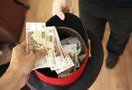 На юго-западе Москвы сотрудники уголовного розыска задержали майора милиции, которого подозревают в вымогательстве денежных средств.