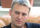 Центральный аппарат СК РФ отменил постановление об отказе возбудить дело против блоггера Алексея Навального. Его подозревают в том, что он вынуждал экс-директора ГУП «Кировлес» Вячеслава Опалева заключить невыгодный контракт с ООО «Вятская лесная компания».