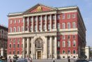 Московское отделение партии "Единая Россия" продолжает консультации по кандидатурам на пост мэра Москвы, предварительный круг кандидатов еще не очерчен, также пока не ясно, сколько их будет.