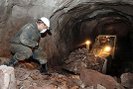 На угольной шахте Upper Big Branch в штате Западная Виргиния произошел взрыв. Погибли не менее 25 человек, четверо числятся пропавшими без вести.