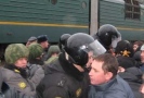 Стали известны подробности акции протеста горняков, которая произошла в г.Междуреченск Кемеровской области 15 мая. Взрывы на шахте «Распадская» стали только поводом к митингу, причина же его – в маленькой зарплате и низком уровне жизни шахтеров.