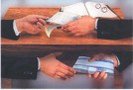 Истории с раскрытием фактов дачи взяток крупными западными кампаниями российским чиновникам будут происходить регулярно, считают эксперты.