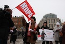 4 марта, накануне 100-летия Международного женского дня, в Санкт-Петербурге прошел митинг, организованный представительницами объединения «Голос женщины». В акции приняли участие около 100 активисток (и активистов) различных общественных и политических организаций, движений и профсоюзов, среди которых Центр взаимопомощи рабочих, «Питерские родители», МПРА, Движение жильцов общежитий, ДСПА, СоцСопр, ФСМ, РКСМ(б) и другие.
