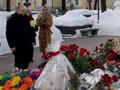 Премьер-министр РФ Владимир Путин приехал на Люблинское кладбище, где похоронен болельщик «Спартака» Егор Свиридов, убитый в Москве в начале декабря. Премьер-министр возложил венок на могилу убитого и призвал воспринимать его гибель, как «атаку против вас всех».