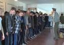 Верхний порог призывного возраста в России может быть продлен до 30 лет. Кроме того сейчас в Генштабе ВС РФ обсуждают отмену отсрочек от армии для студентов.